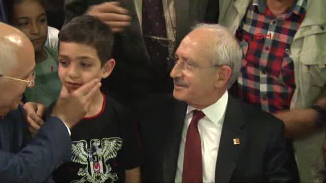 Kılıçdaroğlu Yenimahalle'de Iftar Sofrasına Konuk Oldu