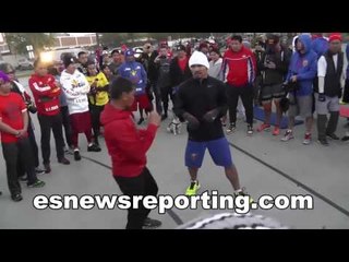Manny Pacquiao vs Floyd Mayweather mp on the attack - esnews boxing