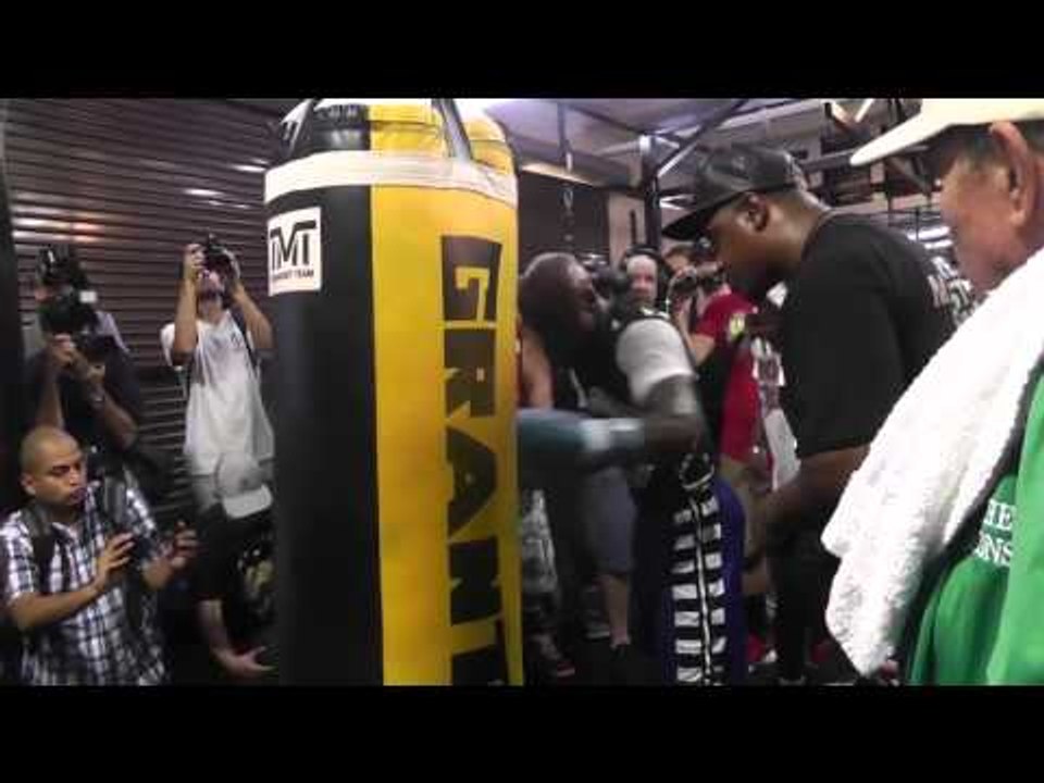 Floyd Mayweather 47-0 26 KOs vs Manny Pacquiao 57-5 38 KOs - EsNews Boxing