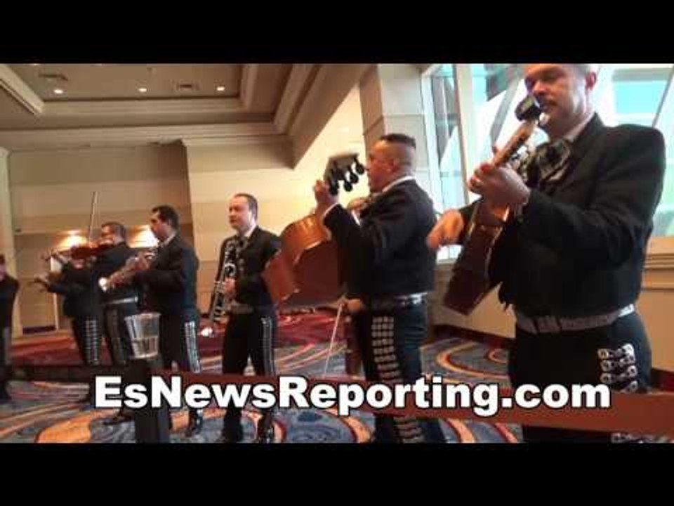 Adrien Broner vs John Molina Jr MGM Comes Alive - music and dancing EsNews