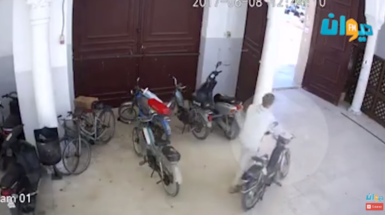 شاهد ماذا يحدث في جامع اللخمي بصفاقس