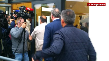 Législatives. Richard Ferrand a voté à Motreff