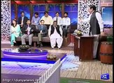 Shaikh Rasheed (Azizi) press confrence in Hasb Haal. pesey leney wala malik bhi aagaya.