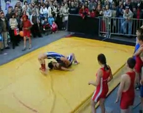 Pokaz zapaśniczy Rynek Główny 2007 (2/3) zapasy