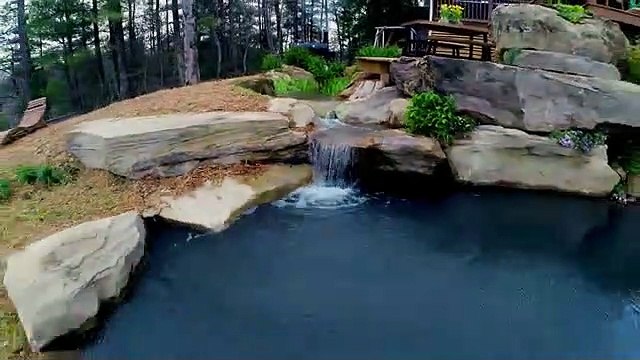 Une piscine de luxe à 2 millions de dollars... Magnifique