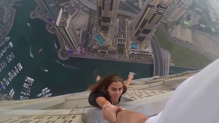 Selfie estremo - La modella Viktoria Odintsova rischia la vita