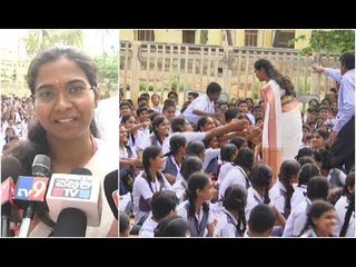 UPSC Topper Nandini Visits School in Kolar Where She Studied