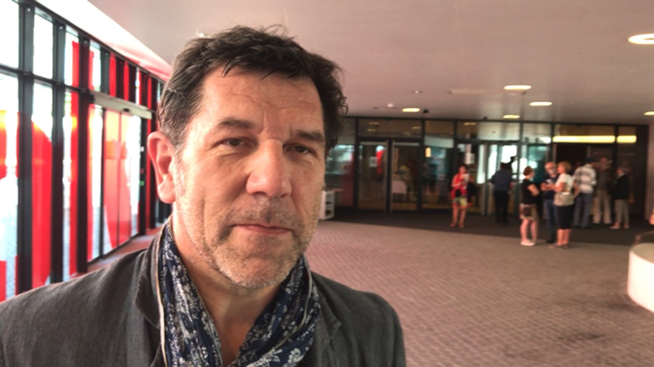 Le Volcan : la foule à l'ouverture de la billetterie