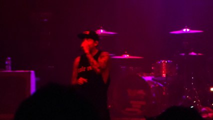 Simple Plan - Your Love Is A Lie