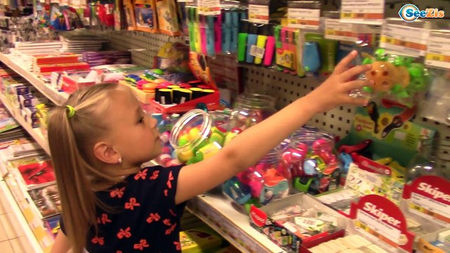 Готовим Торт Едем на Самокате за Продуктами в Супер Маркет Видео для детей COOKING CAKE