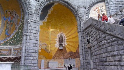 LOURDES, LES SANCTUAIRES ET LA GROTTE