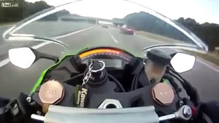 299 km Hızla Giden Sürat Motoru Audiyi Geçemedi