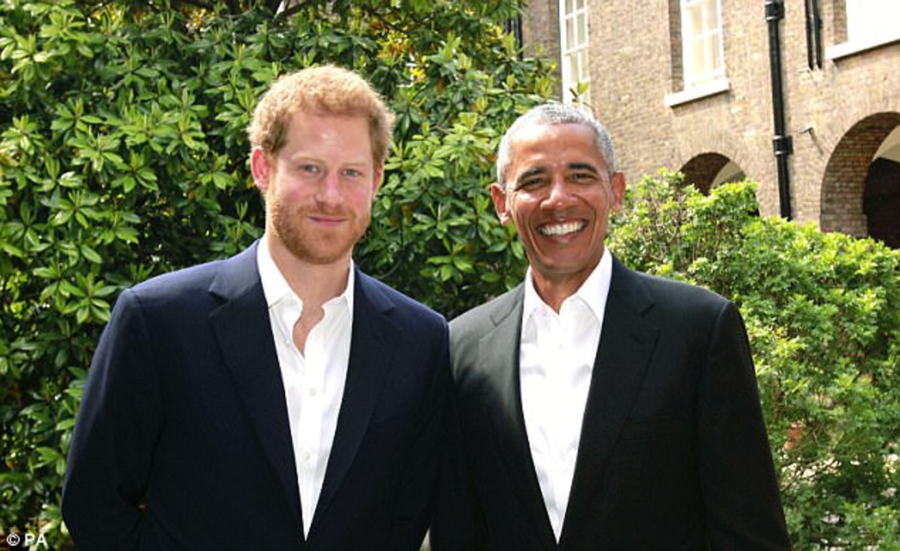 ⁣Jobless Barack Obama and David Cameron meet up for first time since notorious Brexit warning after f
