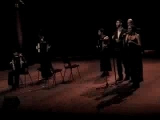 Femmes à bretelles