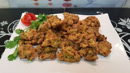 Chicken Bhajias (Chicken Pakora) چکن بھجیاز / Cook With Saima