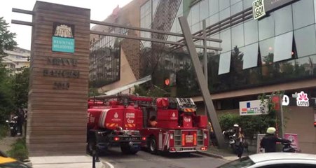 Beşiktaş'taki AVM'de Çıkan Yangın Korku Dolu Anlar Yaşattı