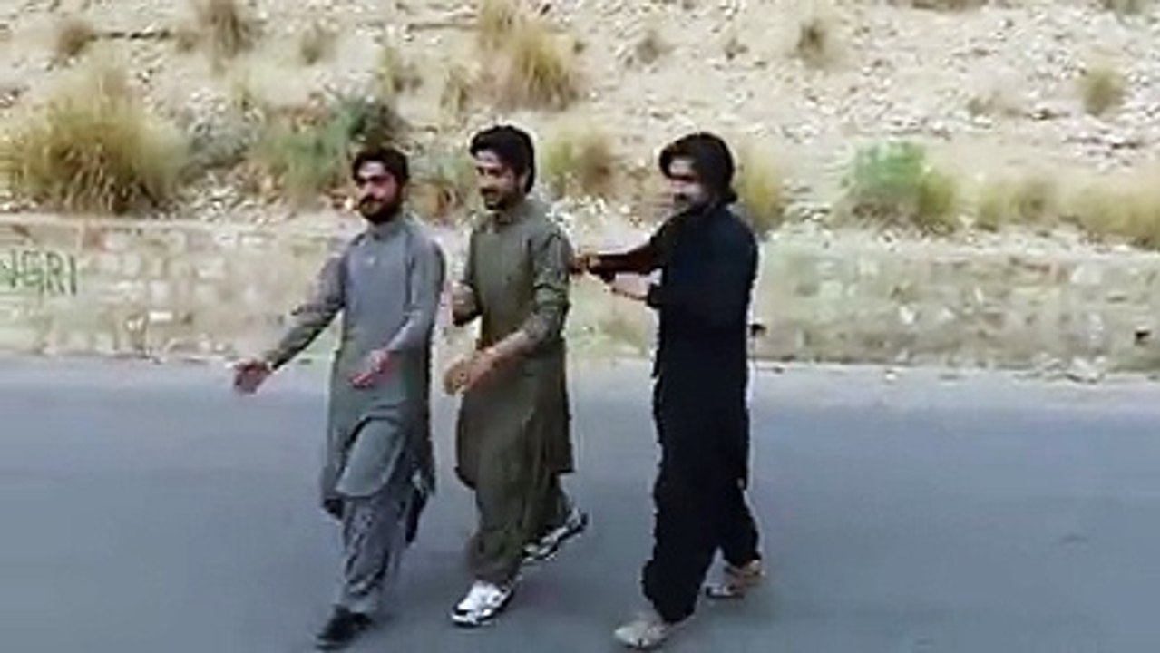 تحریک انصاف کے نئے ترانے گلی گلی میں شور ہے نواز شریف چور ہے