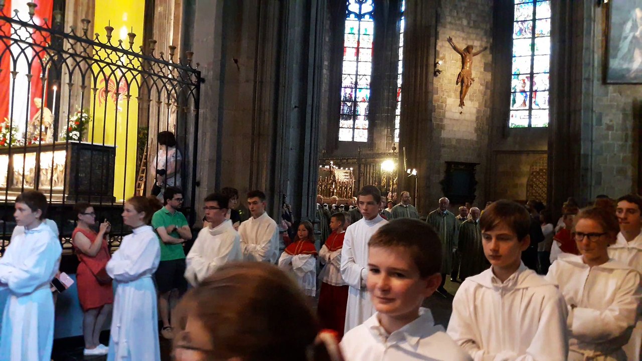 Cérémonie de la descente de la châsse de Sainte-Waudru