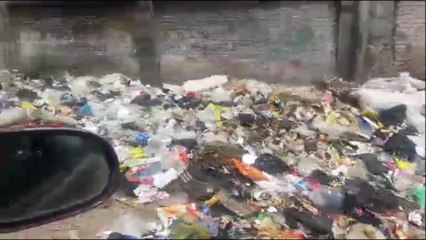 القمامة تغطى شوارع الخصوص وتهدد حياة المواطنين بالأمراض والأوبئة