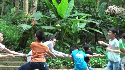 Very funny Vietnamese folk games - Kéo co cổ vũ quá nhiệt tình