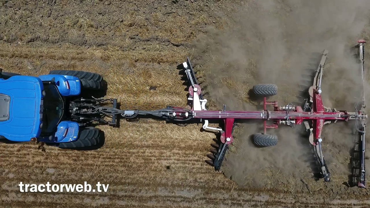 New Holland T7040