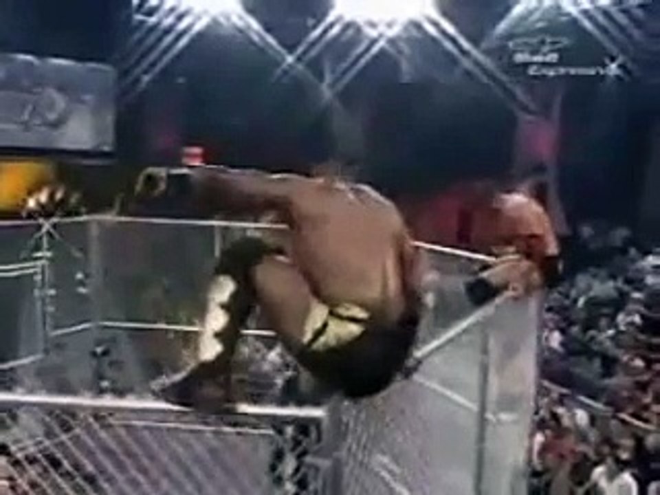 Elix Skipper walks the cage