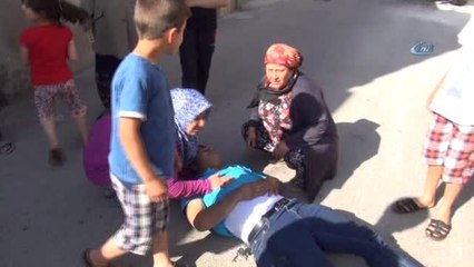 Motosiklet Kazası Sonrası Yaralı Gence İlk Müdahaleyi Mahalledeki Kadınlar Yaptı