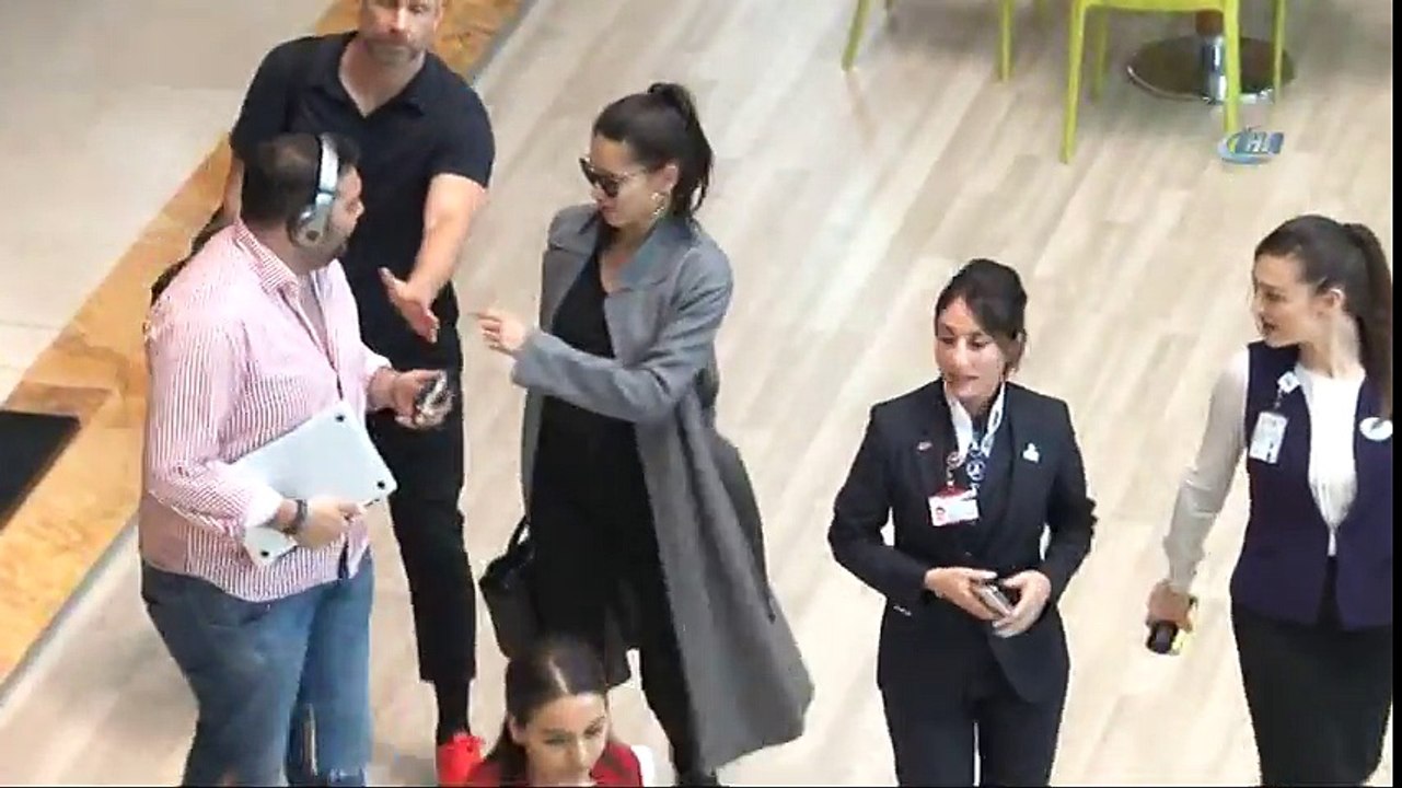 Adriana Lima Uçağını Kaçırdı