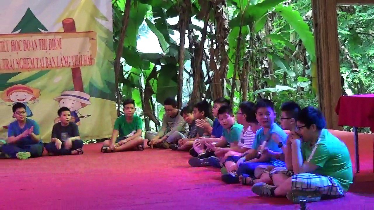 Xúc động cả lớp cùng ngồi hát bài "Tạm biệt" trước mùa hè chia tay