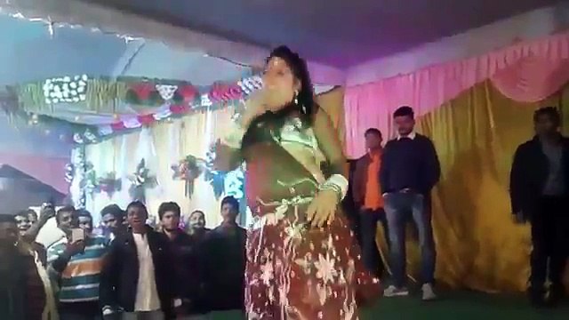होठलाली से रोटी बोर के..oth lali se roti bor ke.. hot HD bhojpuri dj song