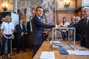Législatives : quand les personnalités politiques se déplacent aux urnes