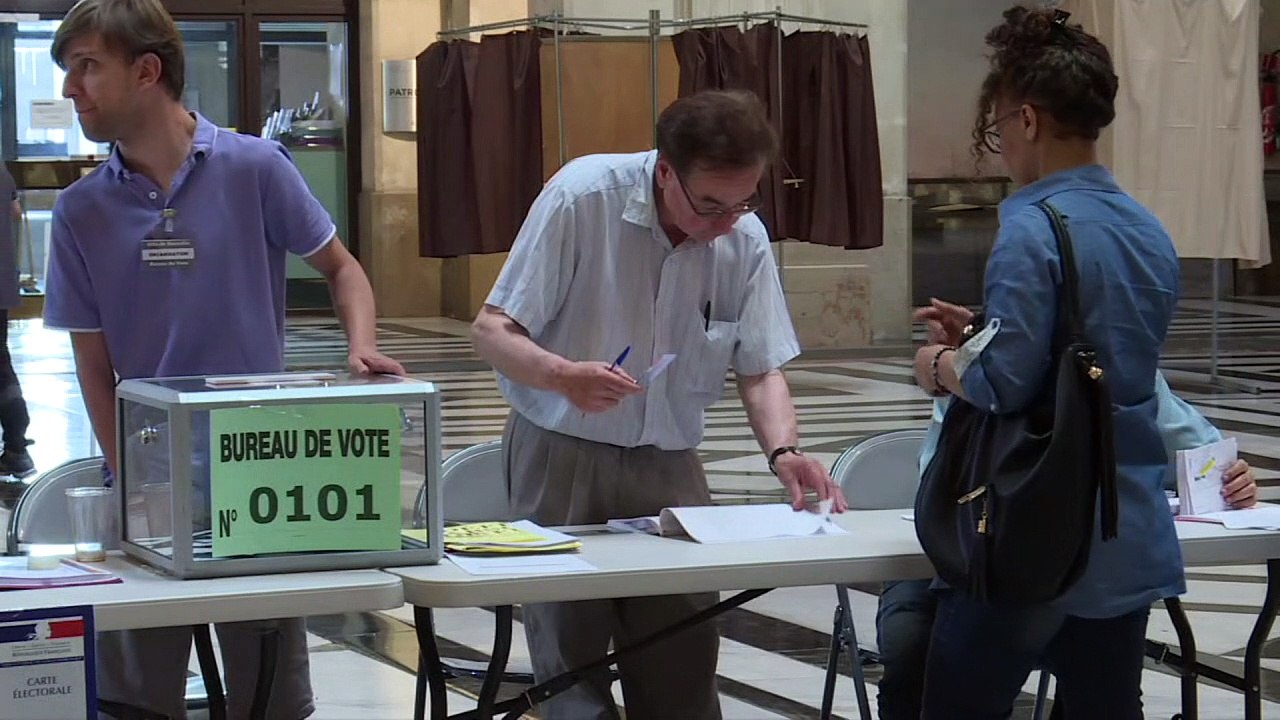 Niedrige Beteiligung bei Parlamentswahl in Frankreich