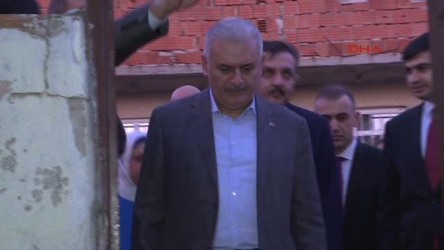 Başbakan Binali Yıldırım Sancaktepe'de Bir Ailenin Iftarına Katıldı