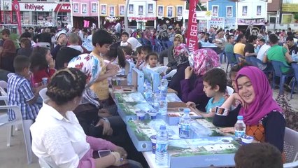 Siirt'te Kurulan Iftar Sofrasında Bin 500 Kişi Buluştu