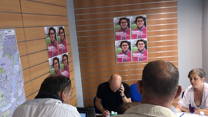 À la permanence de campagne de Laurence Dumont