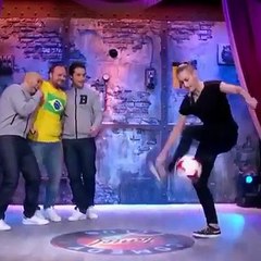 Awesome Football Skills Of a Lady!