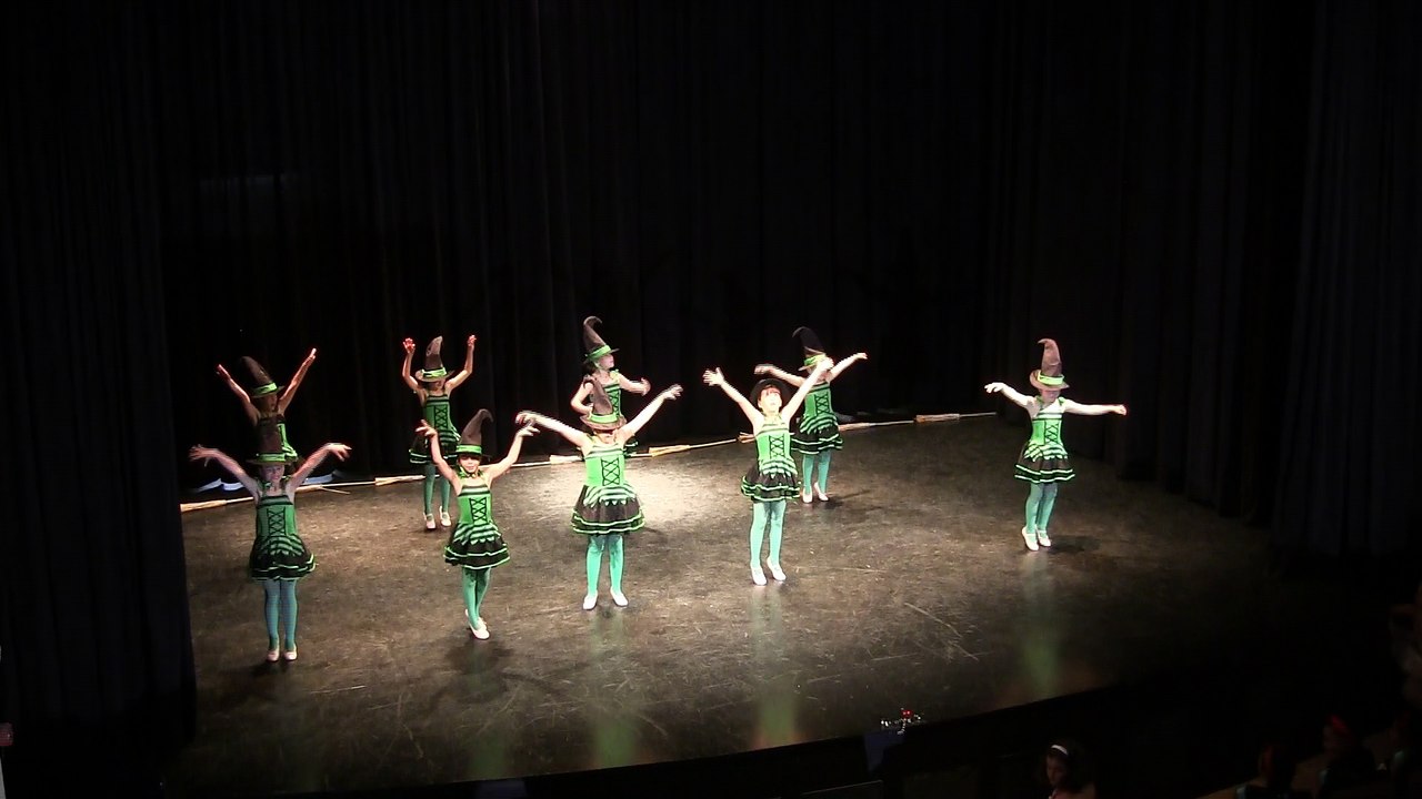 Brujitas - Festival fin de curso 2017 - Las Zap...