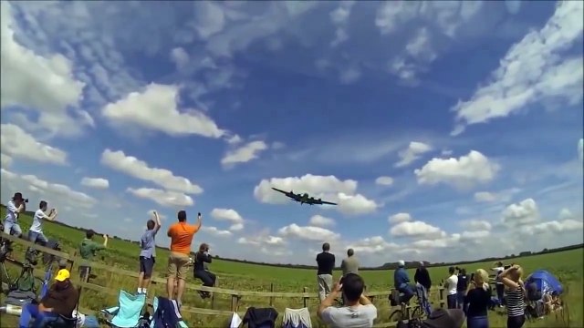 Alçaktan Uçan Jetler _ Solo Türk Alçak Uçuş Gösterisi