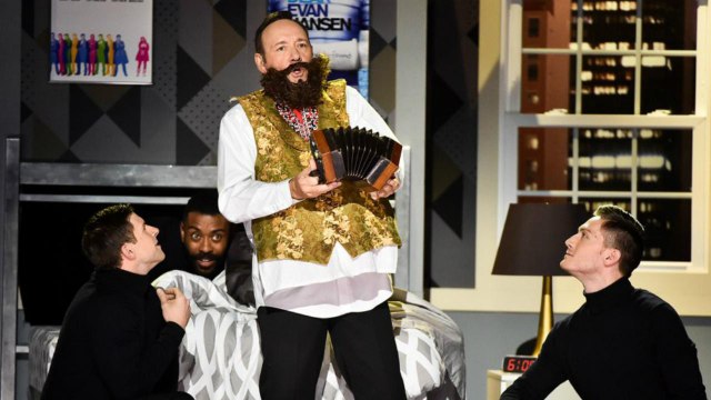 Tonys 2017: Kevin Spacey Kicks Off Show With Star-Studded Medley of Broadway Spoofs | THR News