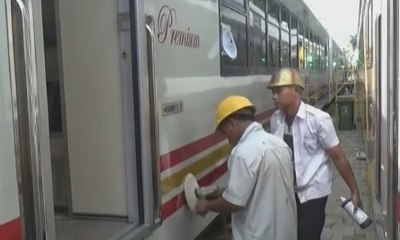 Mengintip Produksi Kereta Ekonomi Buatan PT INKA