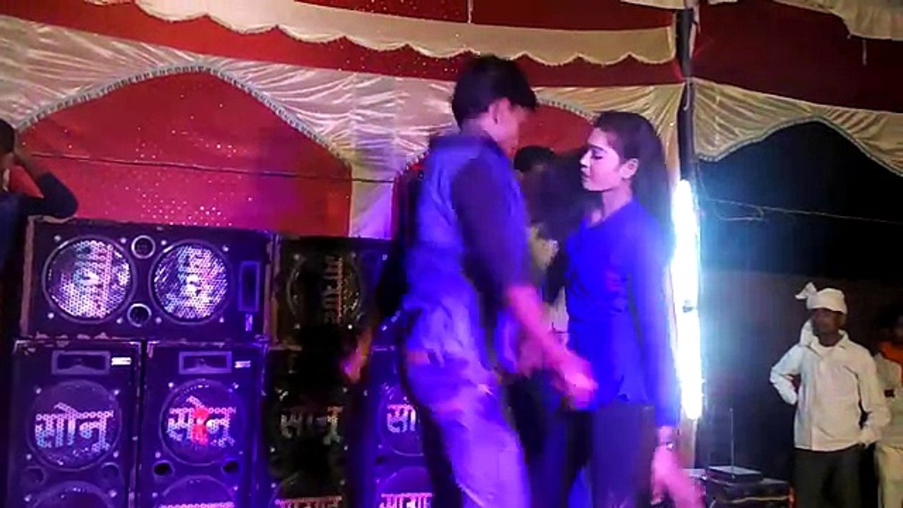 कॉलेज_की_लड़की_शर्मीली_ने_स्टेज_पे_किया_डांस_भोजपुरी_गाने_पे_-_छलकता_हमरो_जवनिया