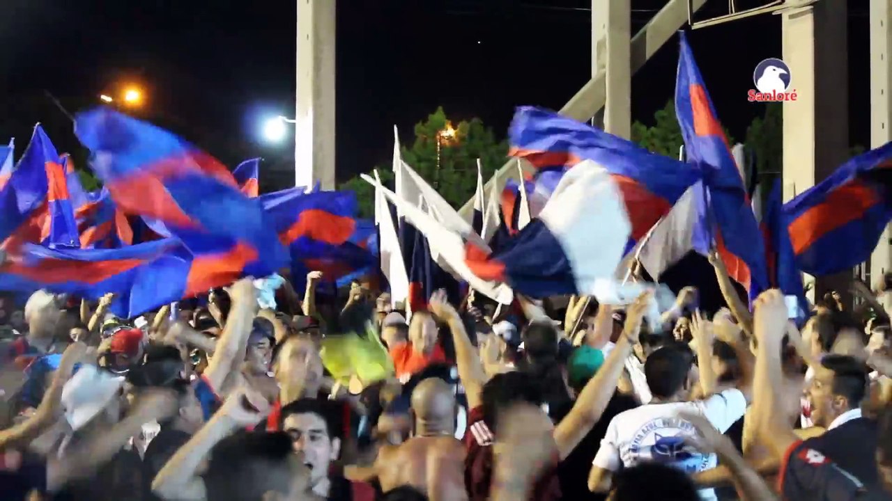 espectacular-entrada-hinchada-de-san-lorenzo-final-recopa-2015