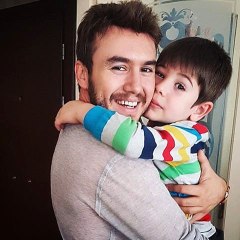 Oğluyla Hasret Gideren Mustafa Ceceli, Takipçilerine Patladı