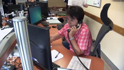 Le président Macron répond au téléphone du standard de l'Élysée