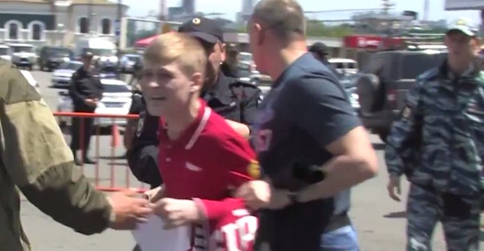 Multiple Arrests in Vladivostok at Russia Day Anti-Corruption Protest