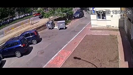 Explosão subterrânea impressionante em Kiev