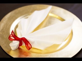 DIY Noël : Pliage de serviette en forme d'ailes d'ange