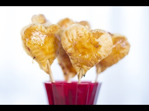 Sucettes en forme de coeurs feuilletés jambon et fromage