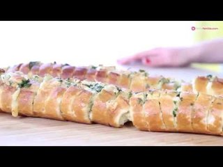 Pain à l'ail ou garlic bread à la mozzarella pour l'apéro