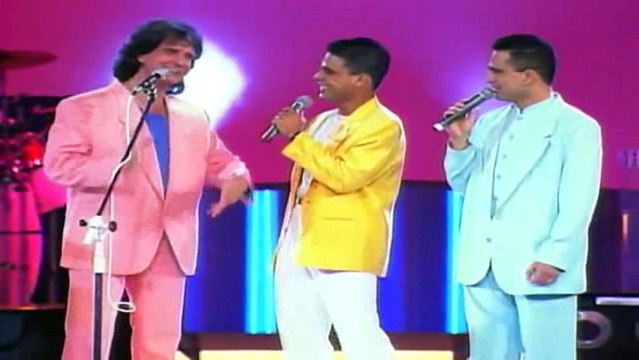 Roberto Carlos e Zezé Di Camargo Luciano Sentado À Beira do Caminho (Especial 1994)[1]